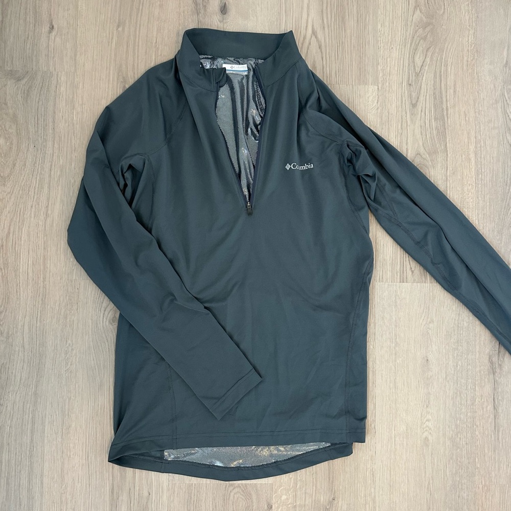 Men Columbia sweater size L